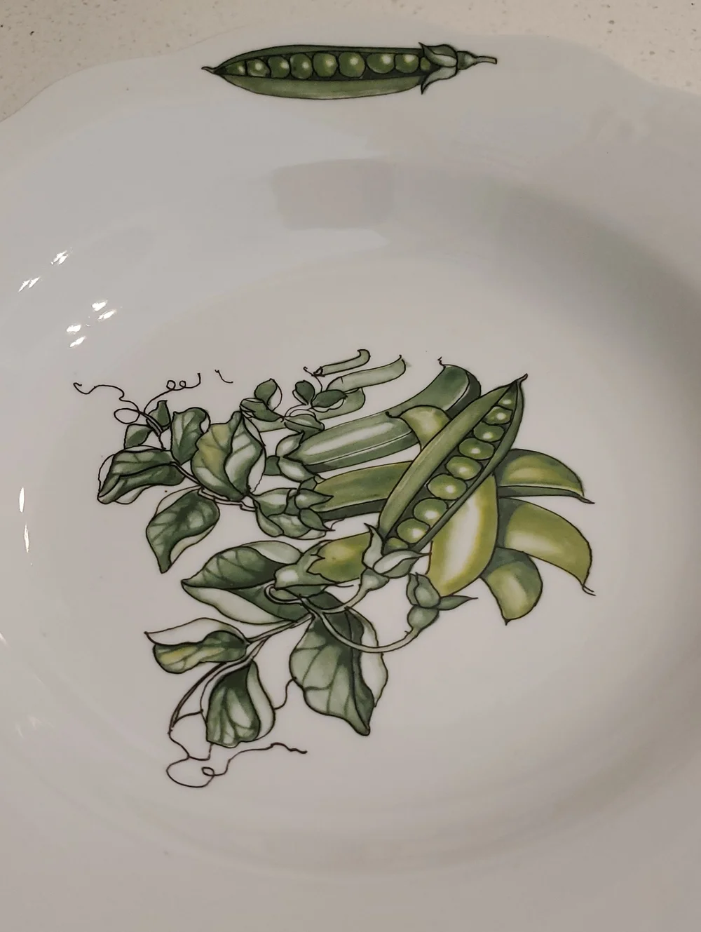 BIA Cordon Bleu Veggie Scalloped Porcelain Soup Dish Pea Pods